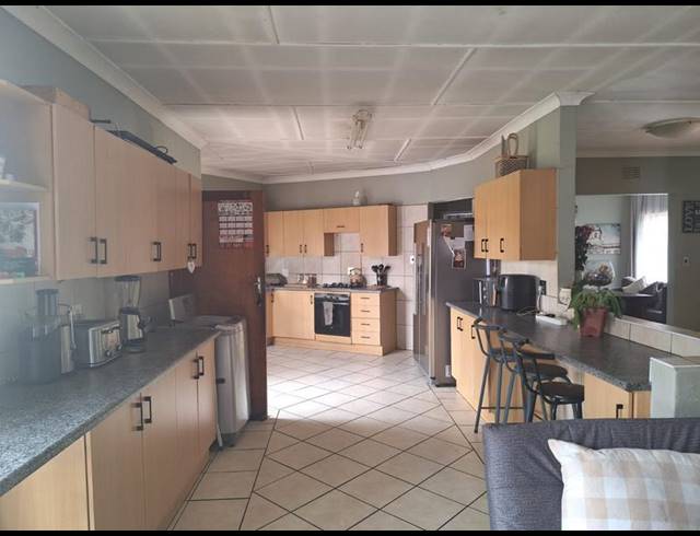 3 BEDROOM PROPERTY TO RENT IN STRUBENVALE